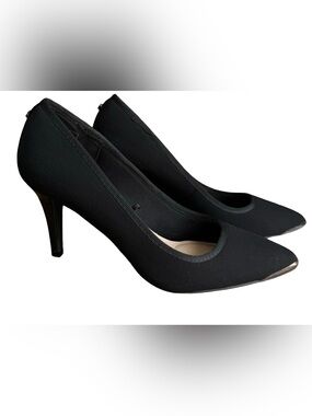 LIKE NEW VERY GENTLY USED Jones New York Black Pointed-Toe Mid Heel Pumps